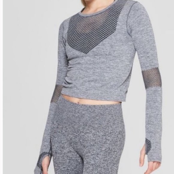 Joylab Cropped Seamless Mesh Top - MEDIUM - Picture 7 of 7